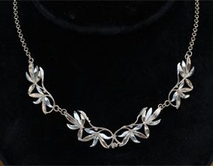 Wide Leaf necklace GS