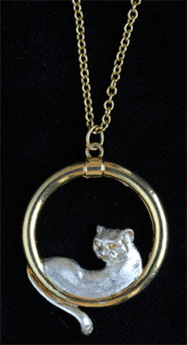 Cat in a circle pendant GS